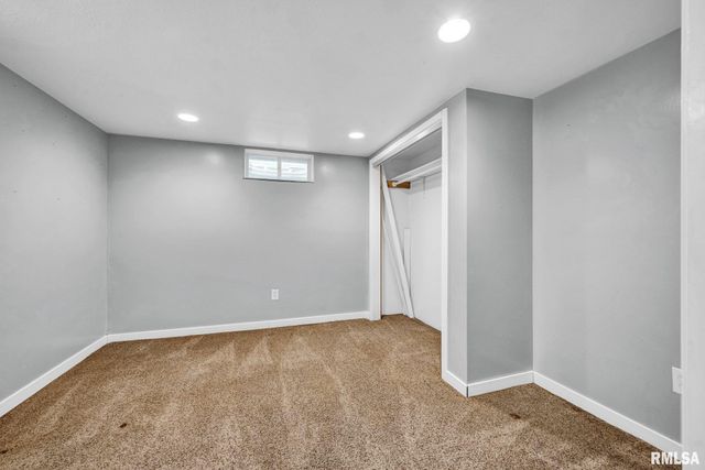 4611 W CRYSTAL Avenue, Bartonville, IL 61607