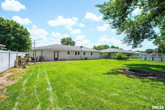4611 W CRYSTAL Avenue, Bartonville, IL 61607