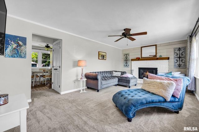 4611 W CRYSTAL Avenue, Bartonville, IL 61607
