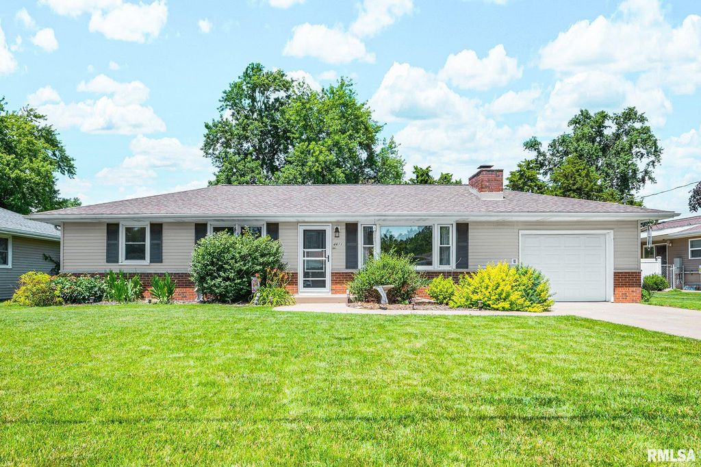 4611 W CRYSTAL Avenue, Bartonville, IL 61607