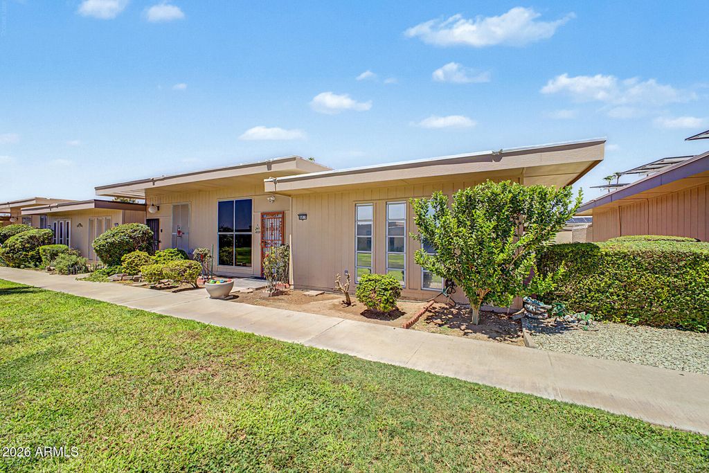 10060 W ROYAL OAK Road N, Sun City, AZ 85351 — photo 2