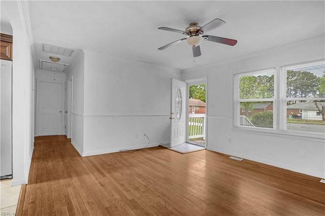 242 Bannon CT, Hampton, VA 23666