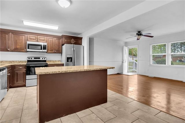 242 Bannon CT, Hampton, VA 23666
