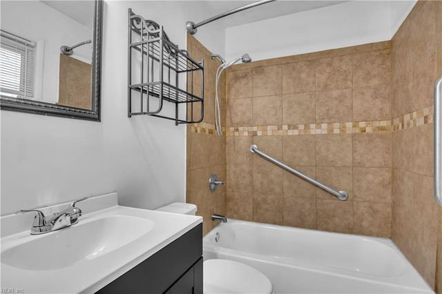 242 Bannon CT, Hampton, VA 23666