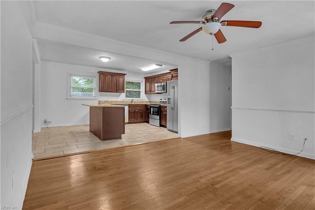 242 Bannon CT, Hampton, VA 23666