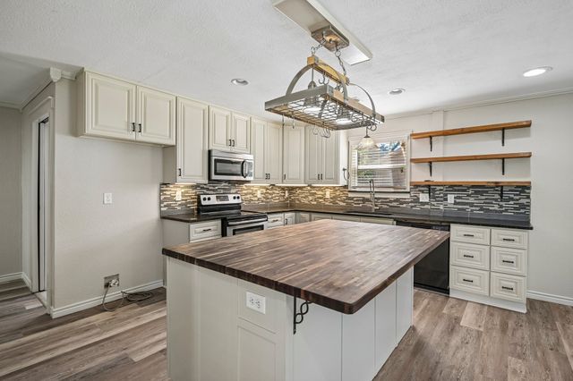 1617 N Binkley, Sherman, TX 75020
