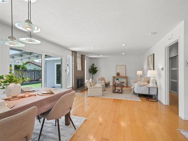 4815 Windermere Dr, Newark, CA 94560
