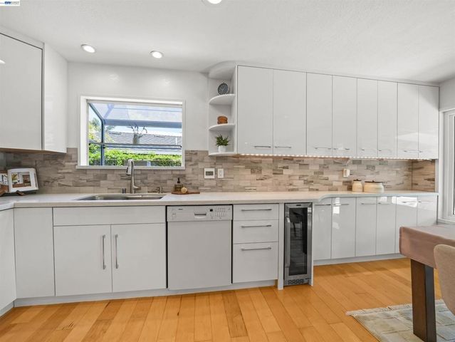 4815 Windermere Dr, Newark, CA 94560
