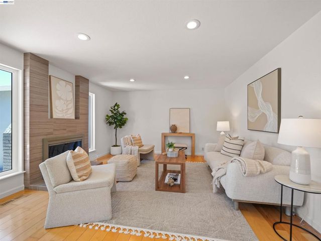 4815 Windermere Dr, Newark, CA 94560