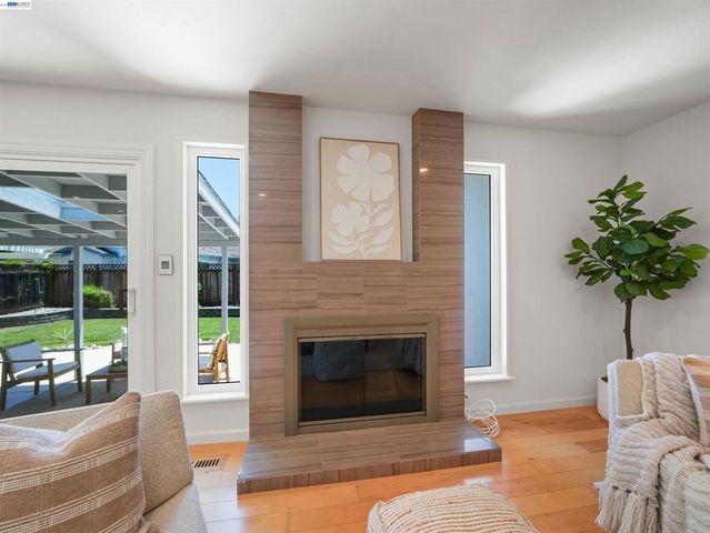 4815 Windermere Dr, Newark, CA 94560