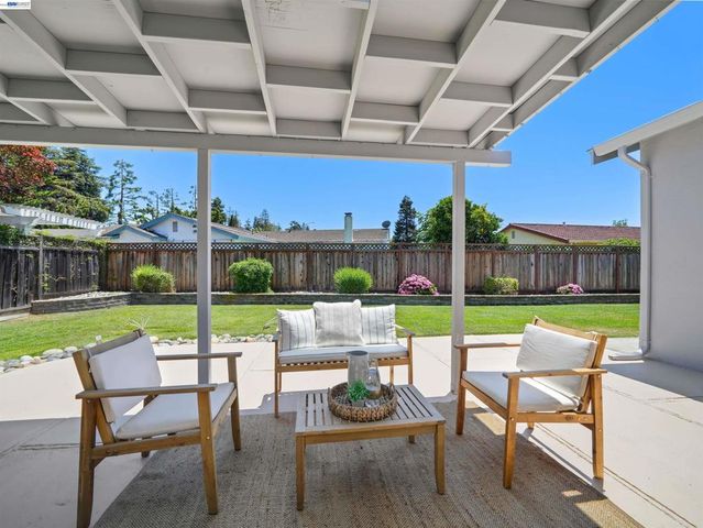 4815 Windermere Dr, Newark, CA 94560