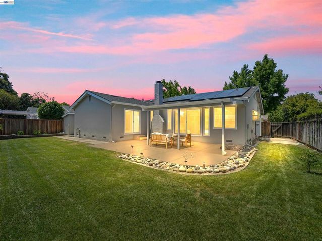 4815 Windermere Dr, Newark, CA 94560