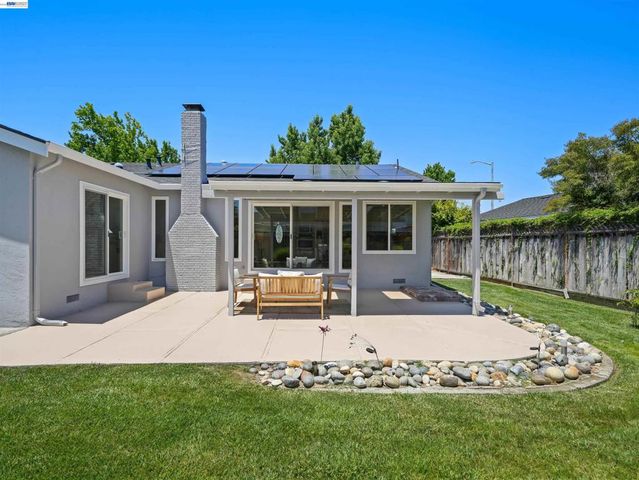 4815 Windermere Dr, Newark, CA 94560