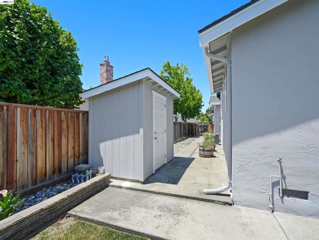 4815 Windermere Dr, Newark, CA 94560