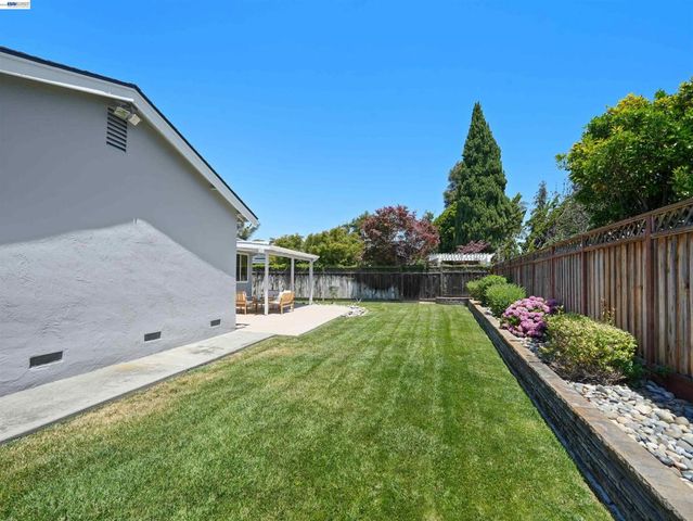 4815 Windermere Dr, Newark, CA 94560