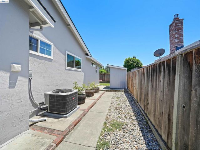 4815 Windermere Dr, Newark, CA 94560