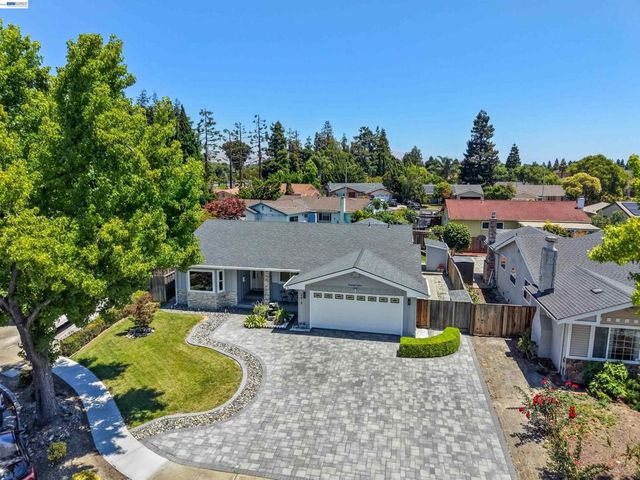 4815 Windermere Dr, Newark, CA 94560
