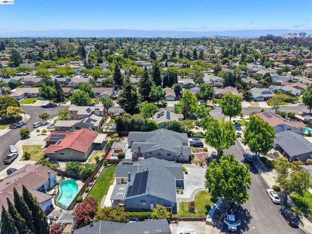 4815 Windermere Dr, Newark, CA 94560