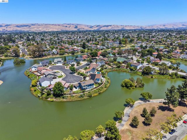 4815 Windermere Dr, Newark, CA 94560
