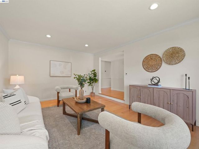 4815 Windermere Dr, Newark, CA 94560