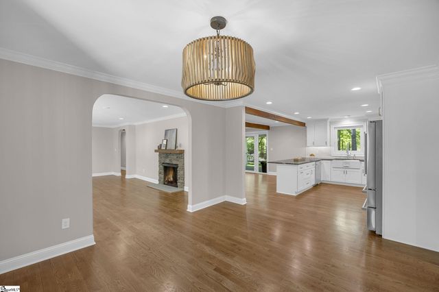 128 Edgecombe Road, Spartanburg, SC 29307