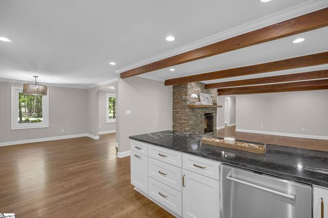 128 Edgecombe Road, Spartanburg, SC 29307