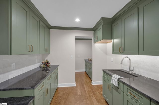 128 Edgecombe Road, Spartanburg, SC 29307