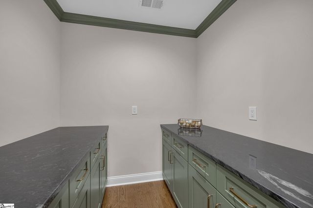 128 Edgecombe Road, Spartanburg, SC 29307