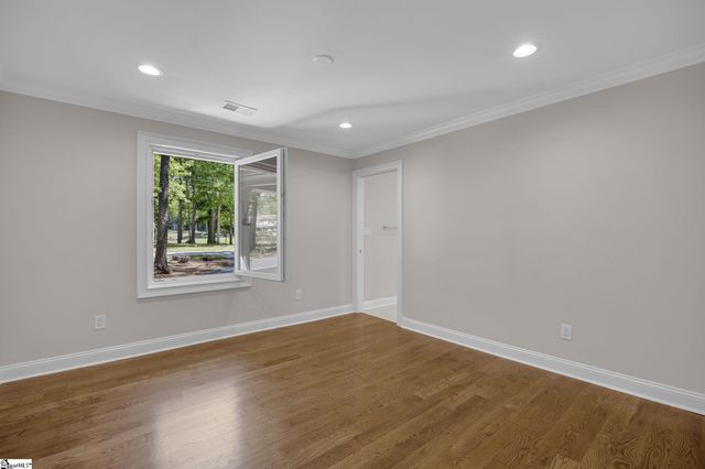 128 Edgecombe Road, Spartanburg, SC 29307