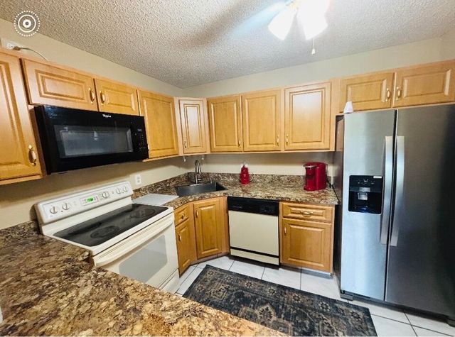 101 LAKE PINE Circle B-2, Greenacres, FL 33463
