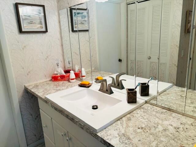 101 LAKE PINE Circle B-2, Greenacres, FL 33463