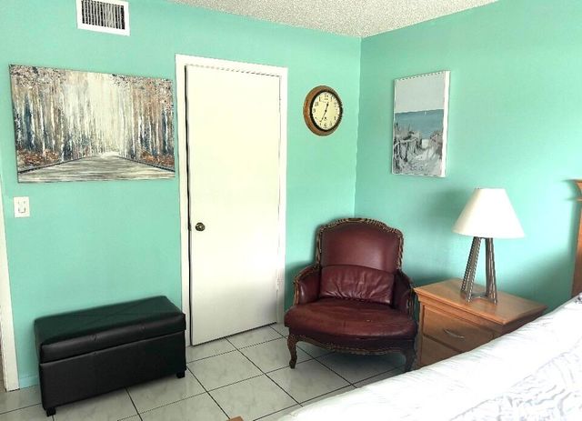 101 LAKE PINE Circle B-2, Greenacres, FL 33463