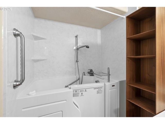 11649 Se Fuller Rd, Milwaukie, OR 97222