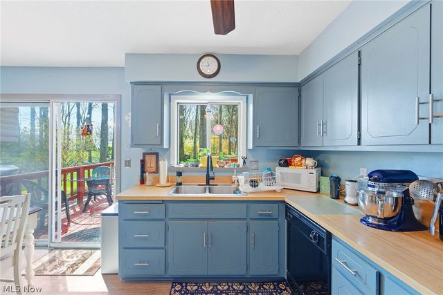 27491 Linwood Circle, North Olmsted, OH 44070