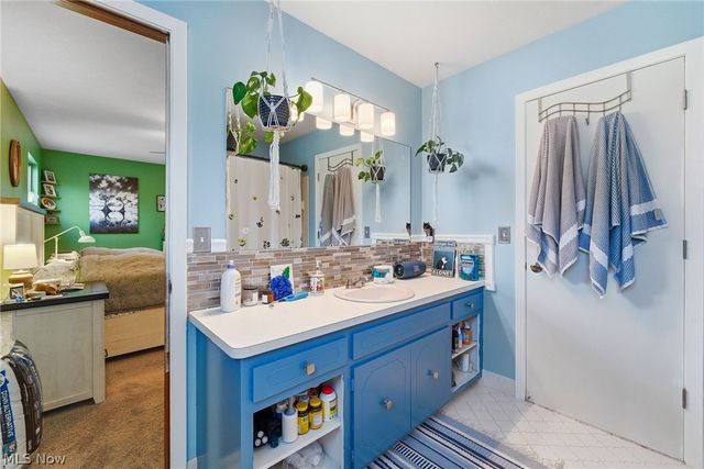 27491 Linwood Circle, North Olmsted, OH 44070