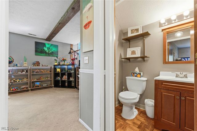 27491 Linwood Circle, North Olmsted, OH 44070