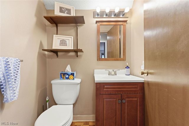 27491 Linwood Circle, North Olmsted, OH 44070