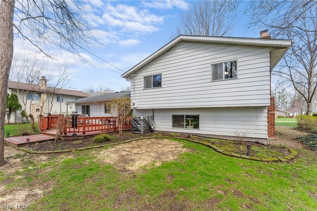 27491 Linwood Circle, North Olmsted, OH 44070