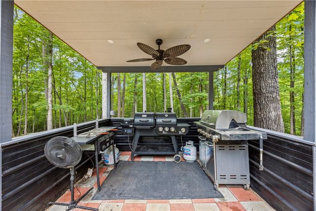 325 Falcon's Nest Road, Walhalla, SC 29691