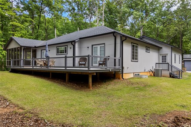 325 Falcon's Nest Road, Walhalla, SC 29691