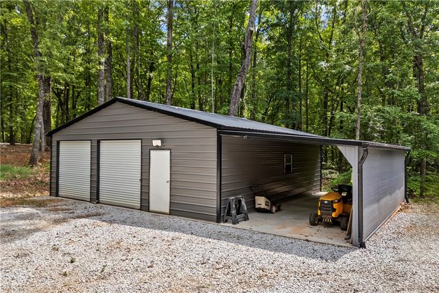325 Falcon's Nest Road, Walhalla, SC 29691