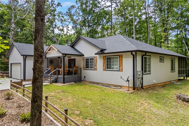 325 Falcon's Nest Road, Walhalla, SC 29691