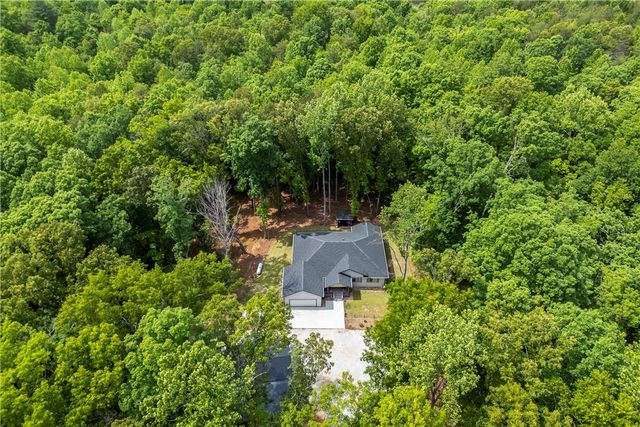 325 Falcon's Nest Road, Walhalla, SC 29691