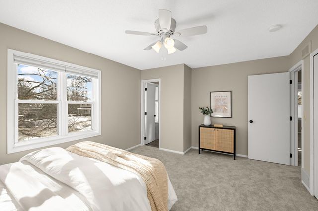 9622 Toledo Circle, Bloomington, MN 55437