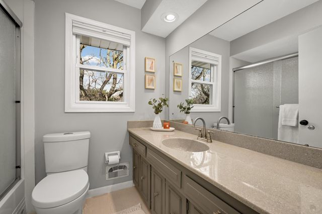 9622 Toledo Circle, Bloomington, MN 55437