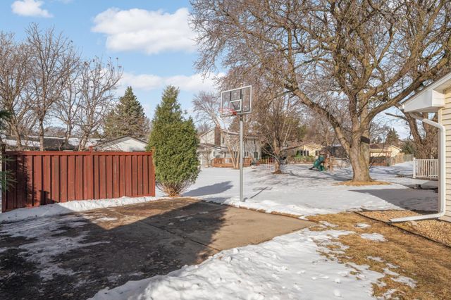 9622 Toledo Circle, Bloomington, MN 55437