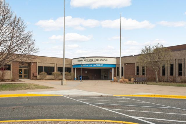 9622 Toledo Circle, Bloomington, MN 55437