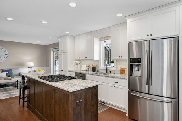 9622 Toledo Circle, Bloomington, MN 55437