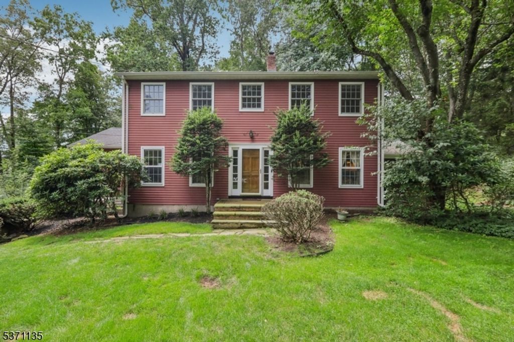 150 Deerfield Ter, Mahwah Twp., NJ 07430