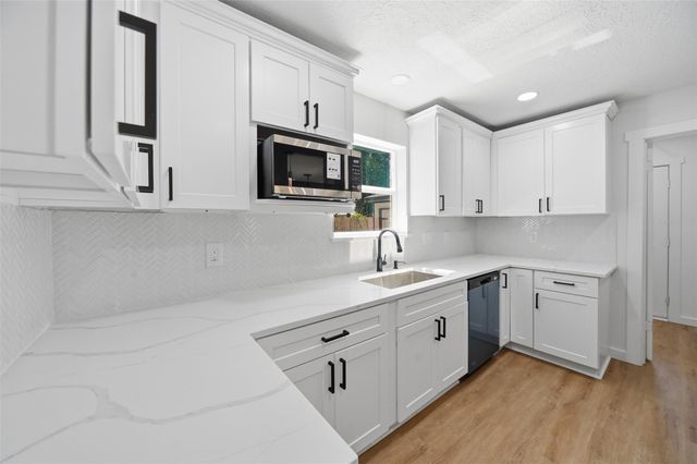 3311 Knoll Manor Drive, Houston, TX 77345